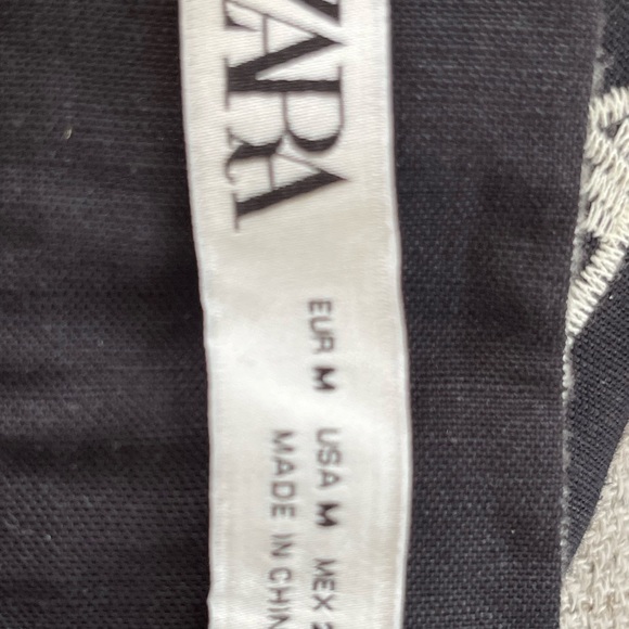 Zara cotton blend lined skirt with white detail zipper closure. Ankle length. - Picture 4 of 4